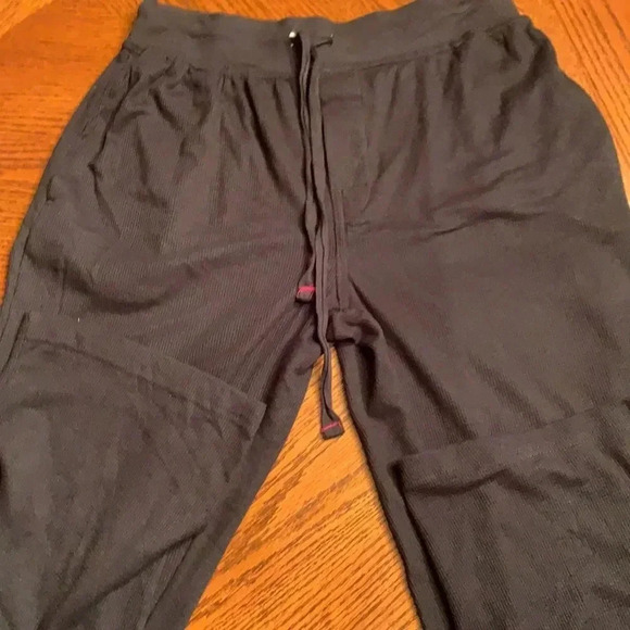 Sleepwear Fruit of the Loom Bottoms NWT 36/38 - Picture 2 of 7